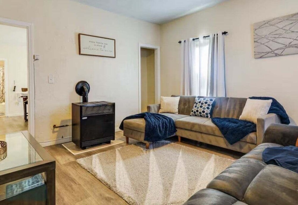 Cozy Adventure Filled Escape Free Parking 2 Bedroom Apts