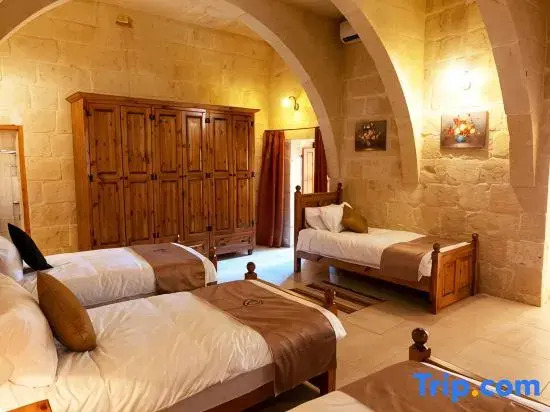 Villeleynah - 5 bedrooms (sleeps 12+ 2 kids) Munxar village