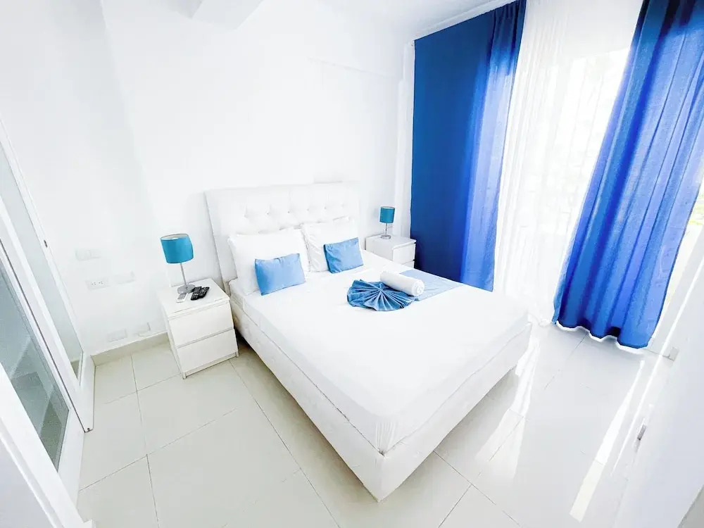 Studio Apart Hotel Rooftop Pool Beach
