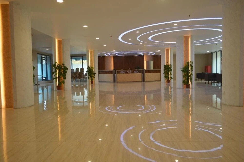 Airport Avenue Hotel