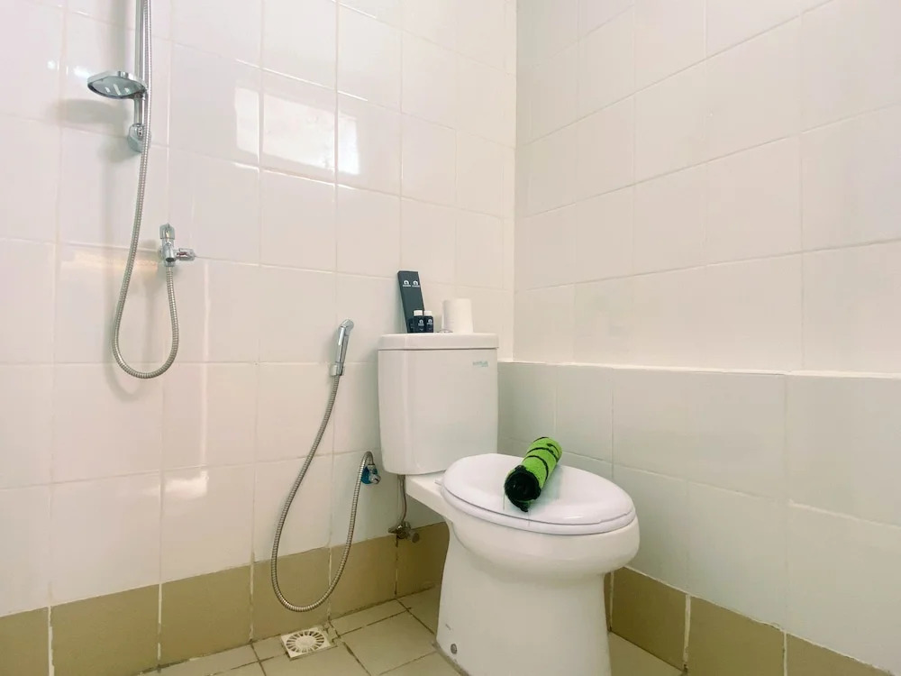 Comfy And Strategic Studio Apartment At Bassura City