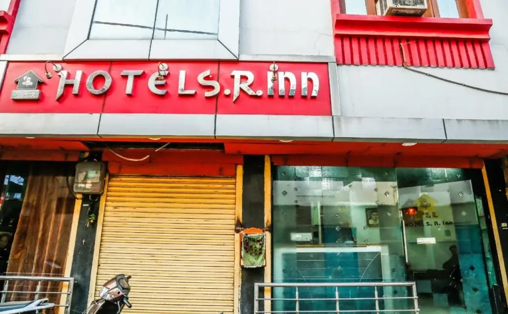 SR Inn By OYO Rooms