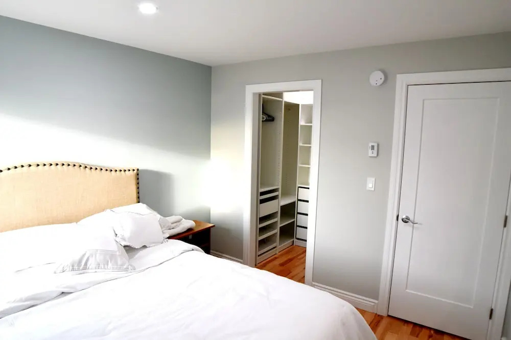 Aurora Deluxe Vacation Guest House