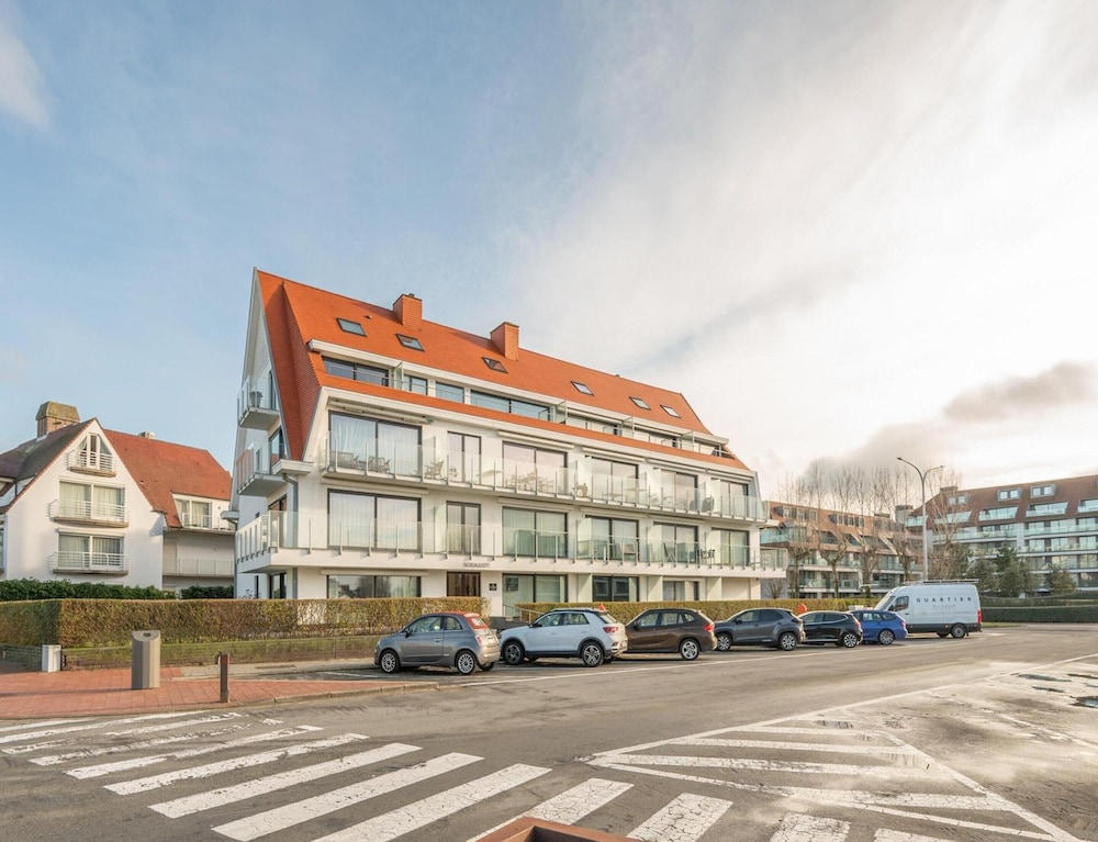 3-bedroom Sunny Apartment in Knokke