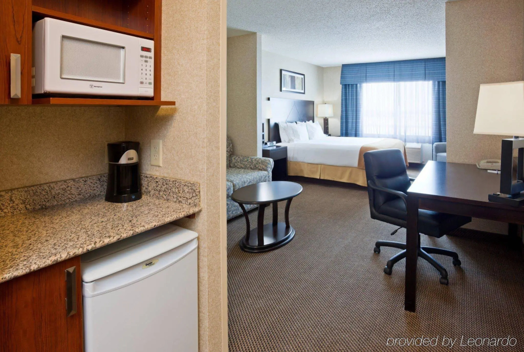 Holiday Inn Express Hotel & Suites Grand Forks by IHG