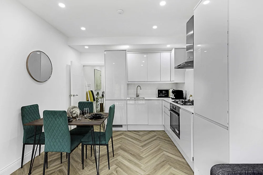 Beautiful 3 Bed Abode in Hanwell