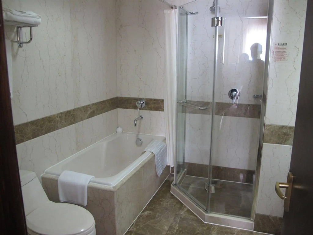 Yiwu Yi He Hotel