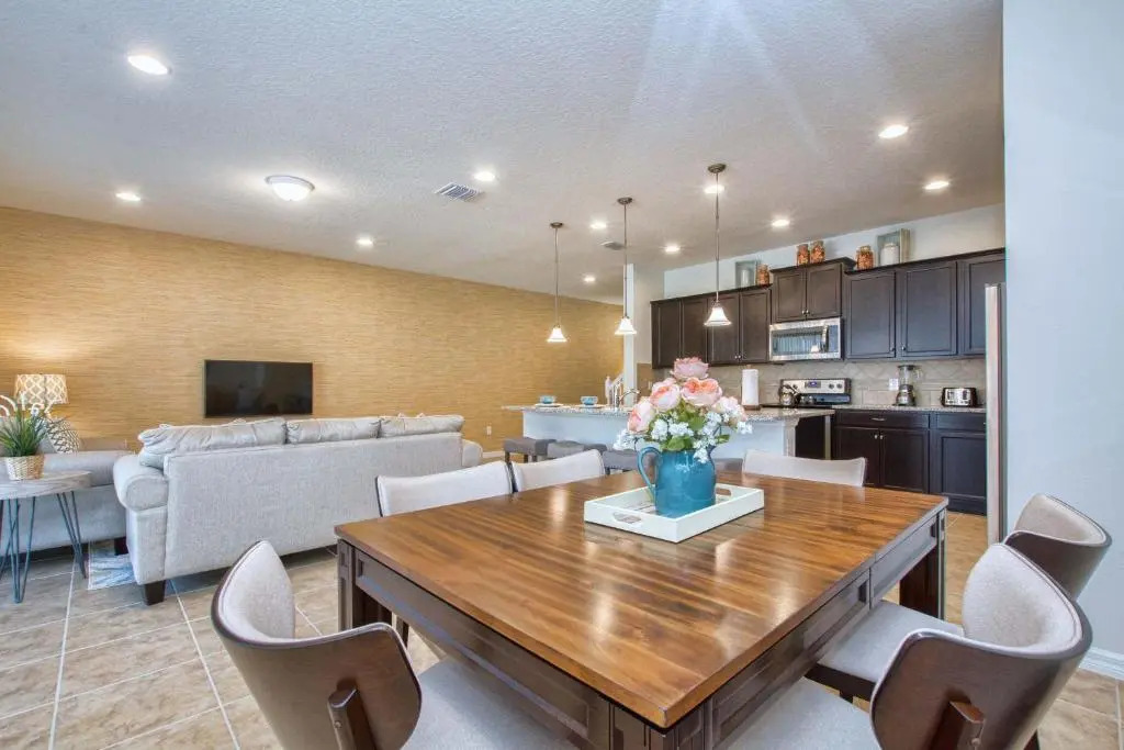 Windsor-4 Bed Townhouse w/splashpool-3812WW