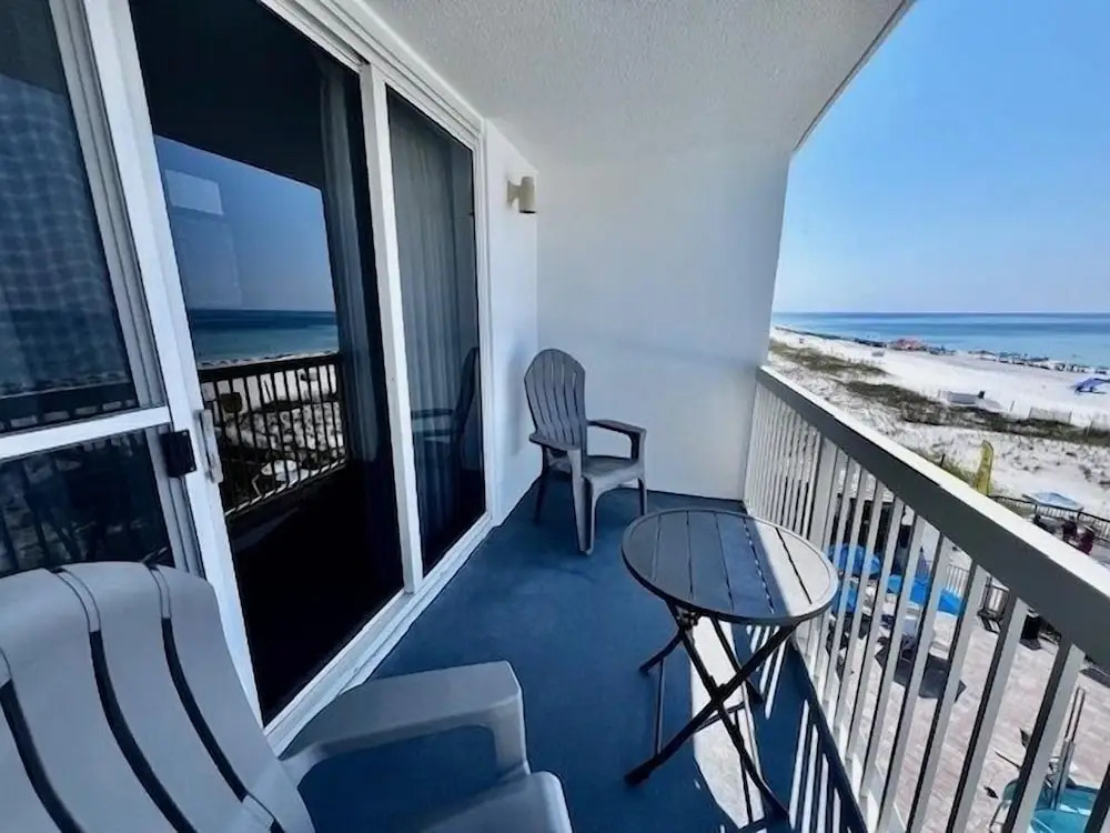 Pelican Beach 0404 1 Bedroom Condo by Pelican Beach Management
