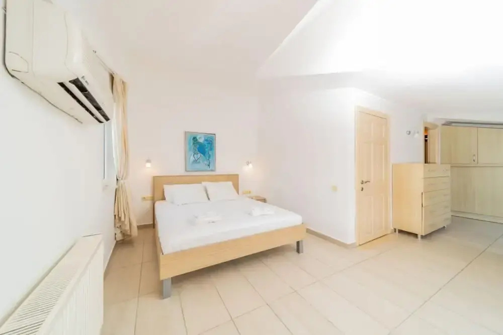 Central Villa with Garden and Pool in Kemer