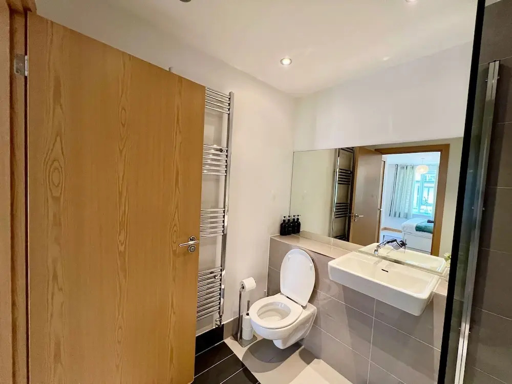 Modern 2-bed Dartford - Free Parking & Fast Wifi