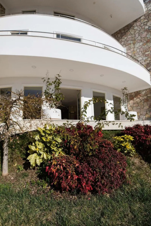 Chateau Linza Resort