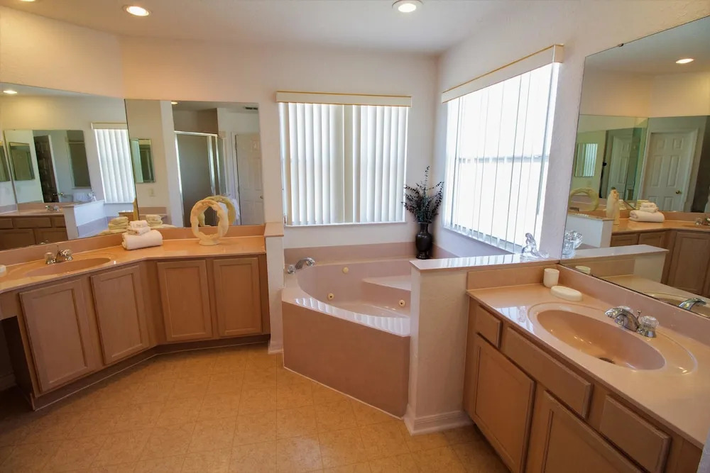 Family Villa 5 bedroom near disney world