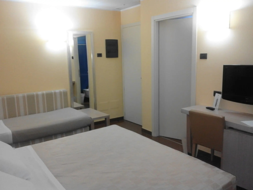Hotel Chiaraluna