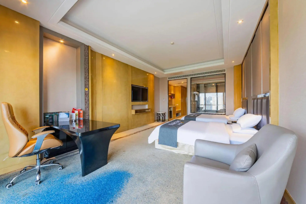 Sweet Fruit Charm International Hotel (Foshan West Station Shati Airport Store)