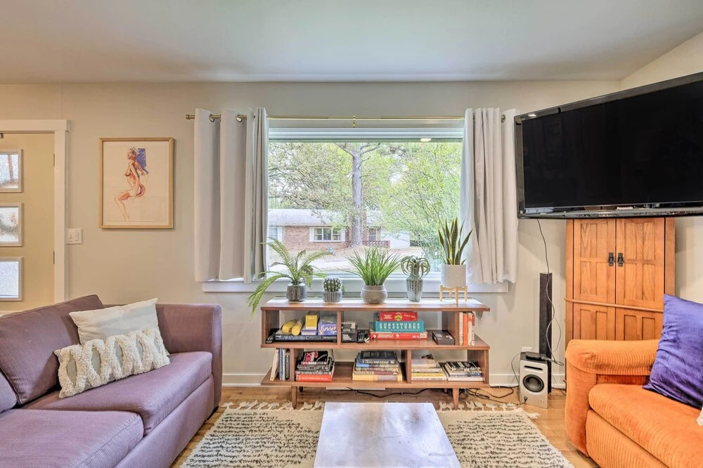 Renovated Eureka Springs Home - 1 Mi to Downtown!
