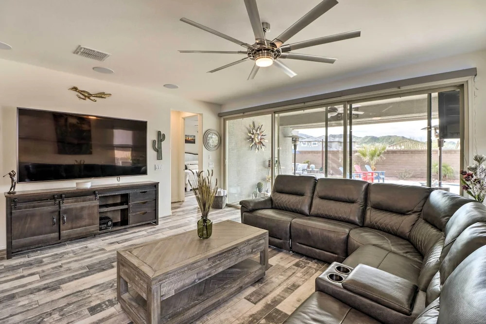 Heated Pool + Putting Green: Goodyear Retreat