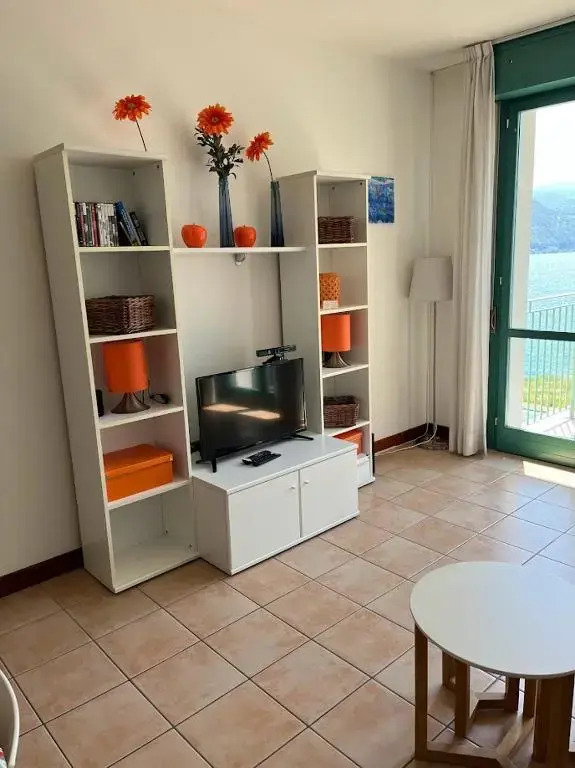 Porto Letizia one bedroom apartment T6 -4 persons Lugano Lake View