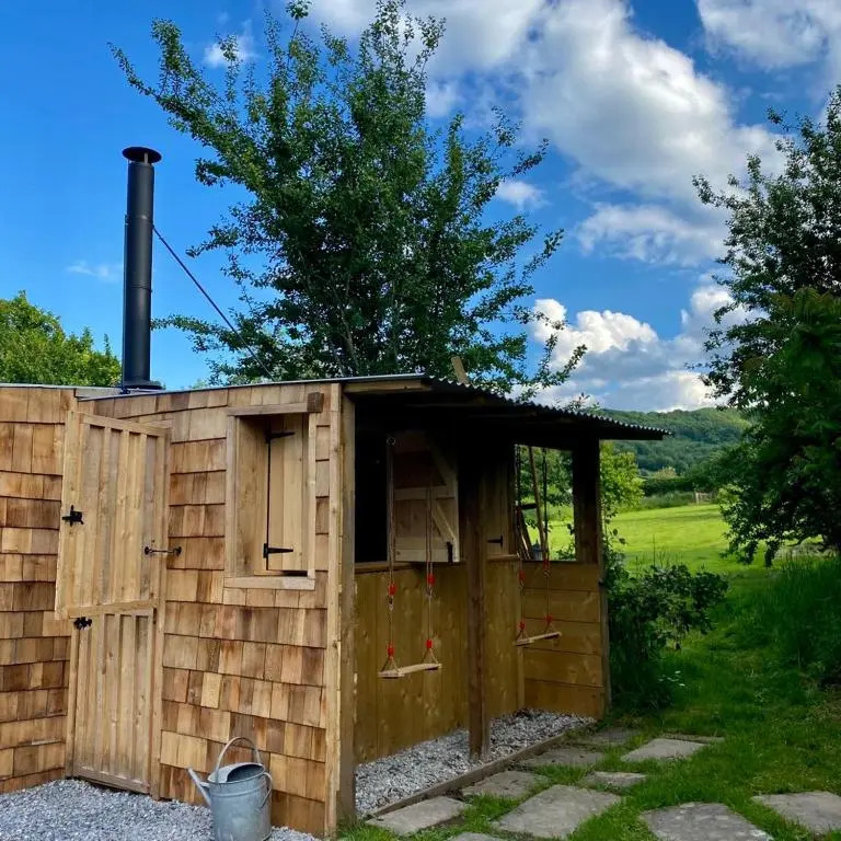 Bee Bole Cabin