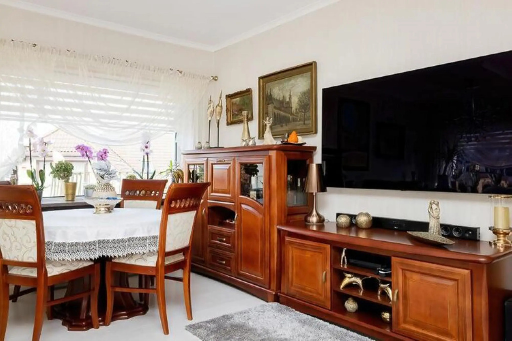 Comfortable 2-bedroom holiday apartment, pool, close to the beach, Rewal