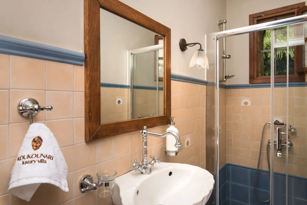 Koukounari Luxury Villa Chania