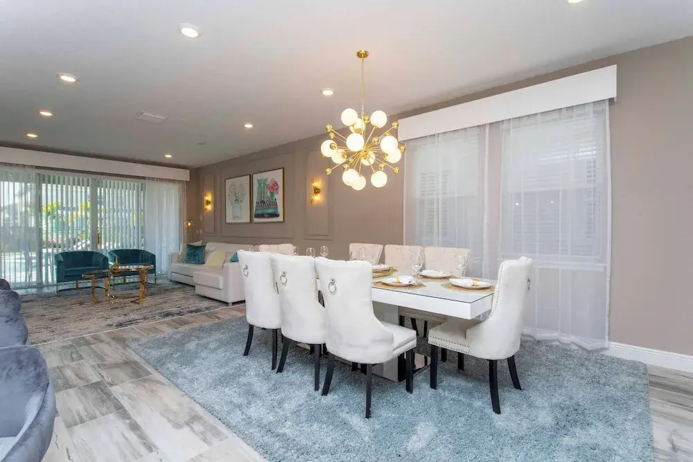 Family Escape With Private Pool & Themed Rooms