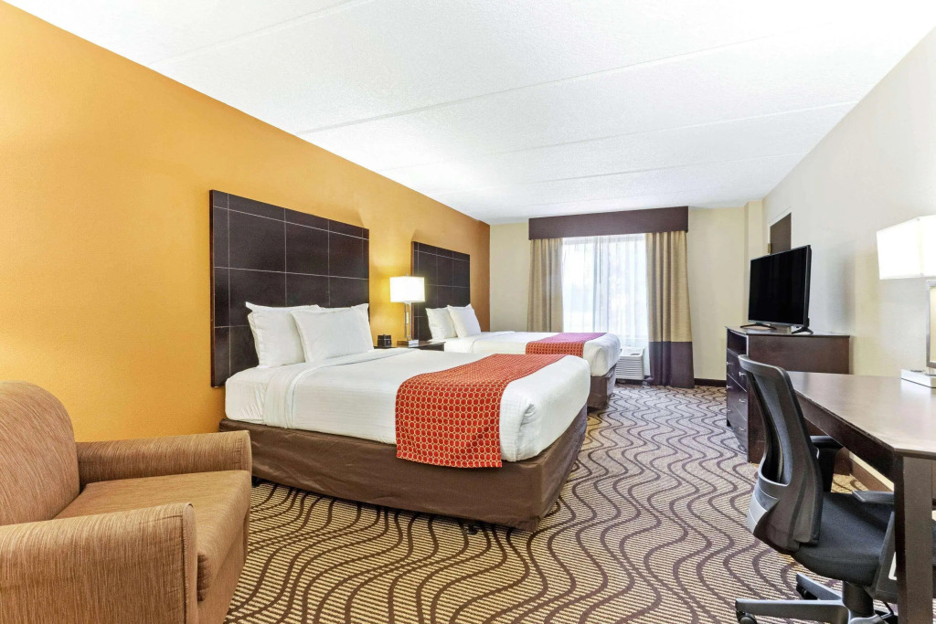 Comfort Inn & Suites Tampa North I-75