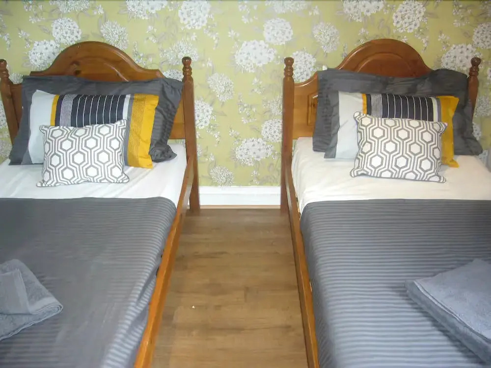 Dragon - Peat Road House 3 Bedroom Home