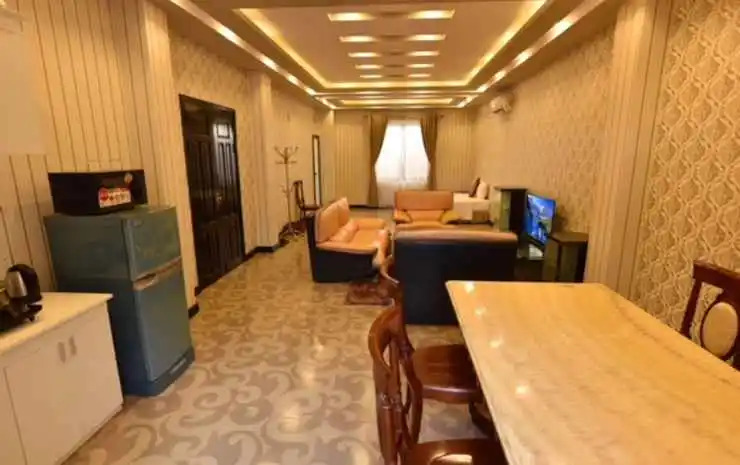 Holiday Hotel