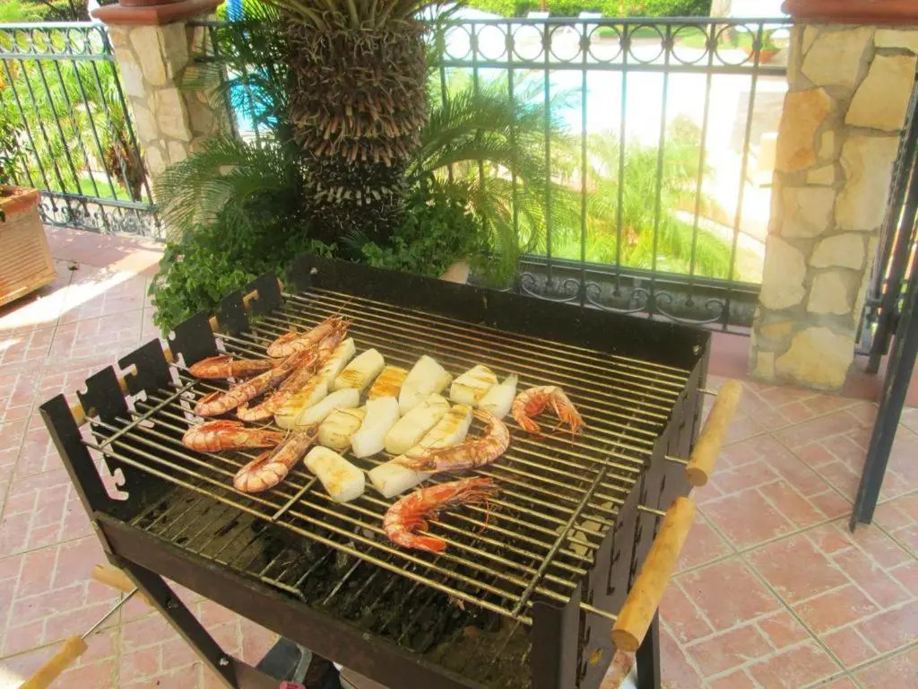 2 bedrooms appartement at Lago 400 m away from the beach with shared pool enclosed garden and wifi