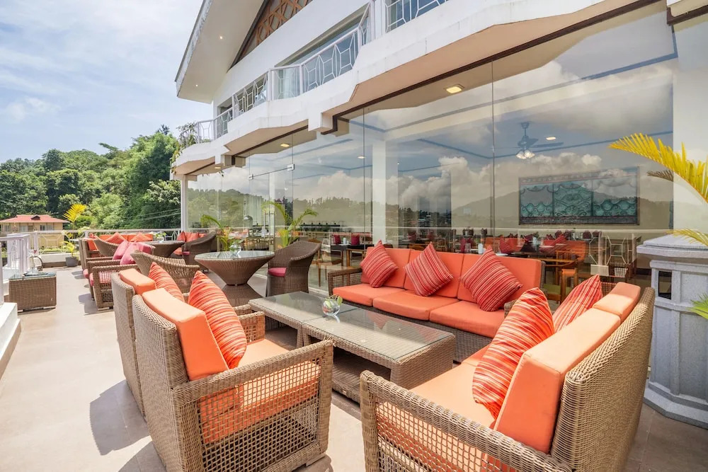 Summit Lillium Hotel & Spa