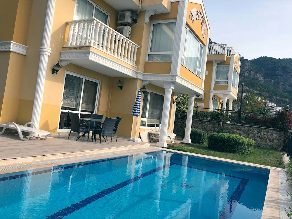 Fantastic 4 bedroom Lux Villa