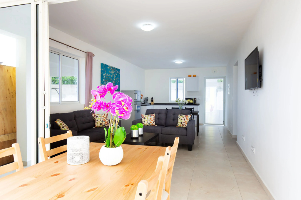 Yellow Home: the Perfect Caribbean Escape!