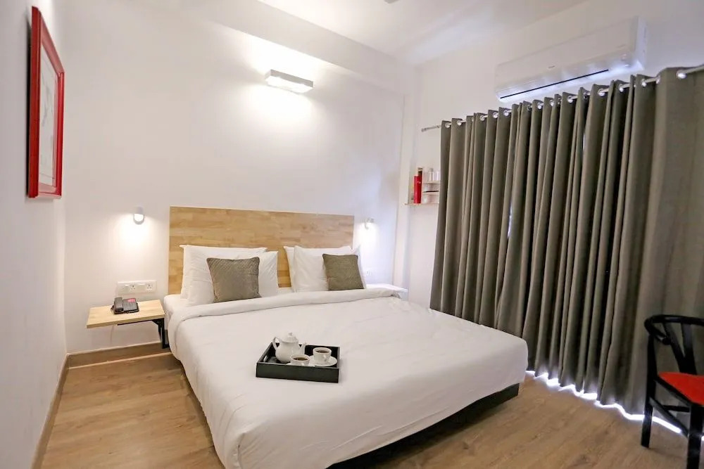 OYO Townhouse 020 Huda Metro South City 1