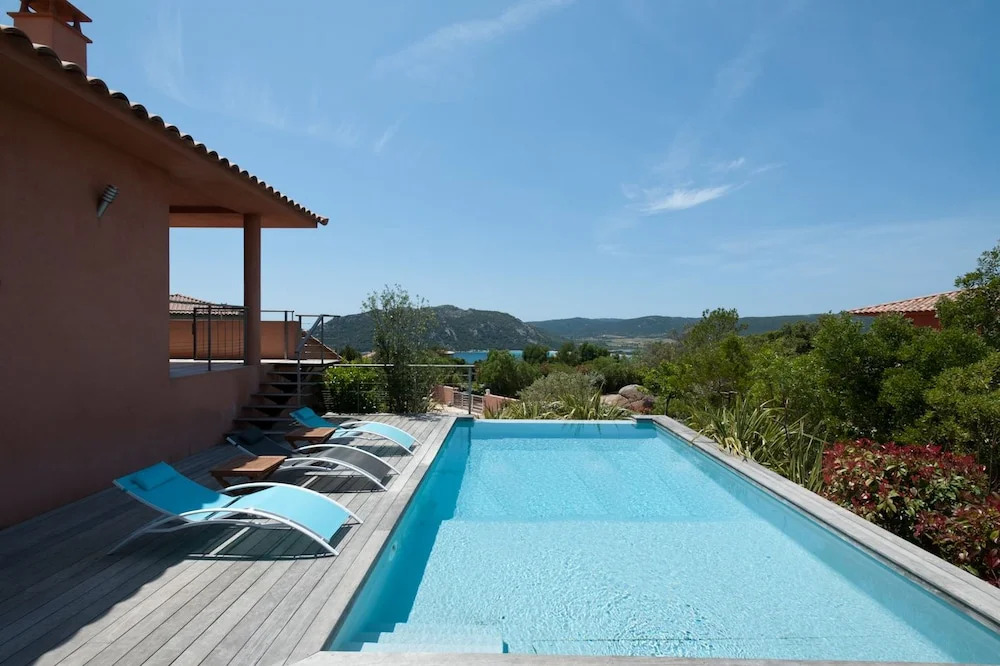 Villa Santa Giulia, vue panoramique sur la mer, 900m de la plage