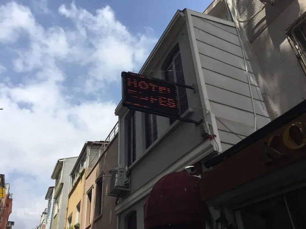 Bufes Hotel
