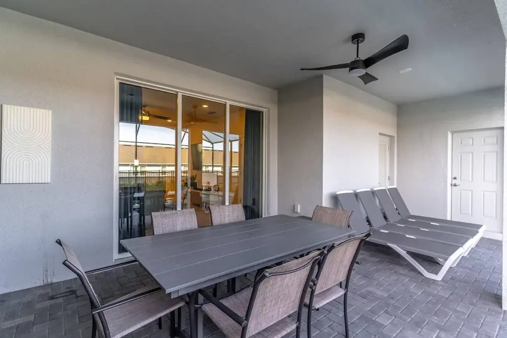 3285 Windsor Island