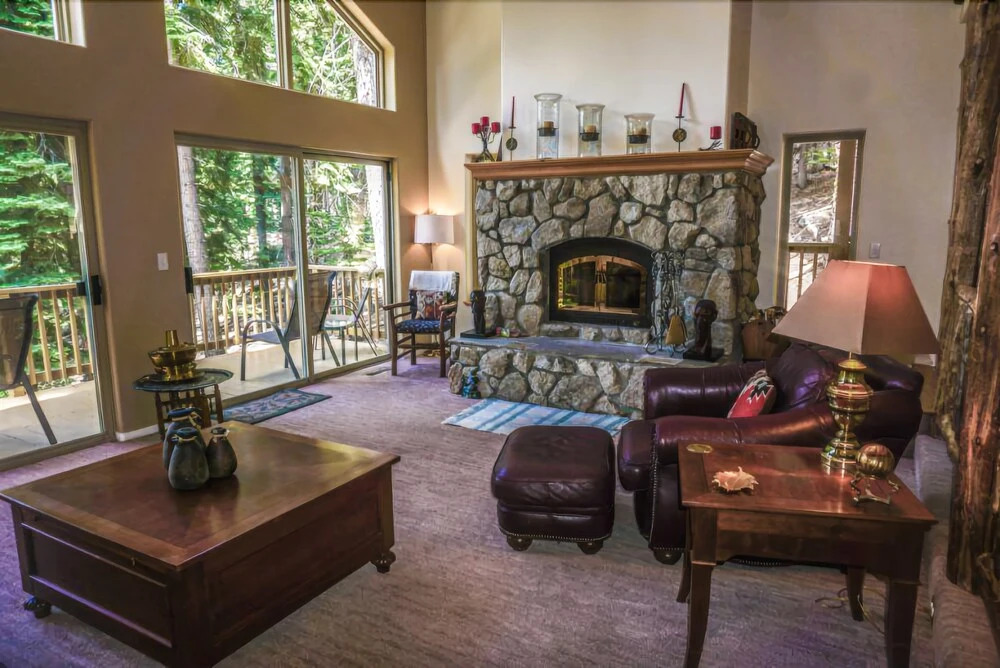 Rogers Retreat 3 Bedrooms 2.5 Bathrooms Home