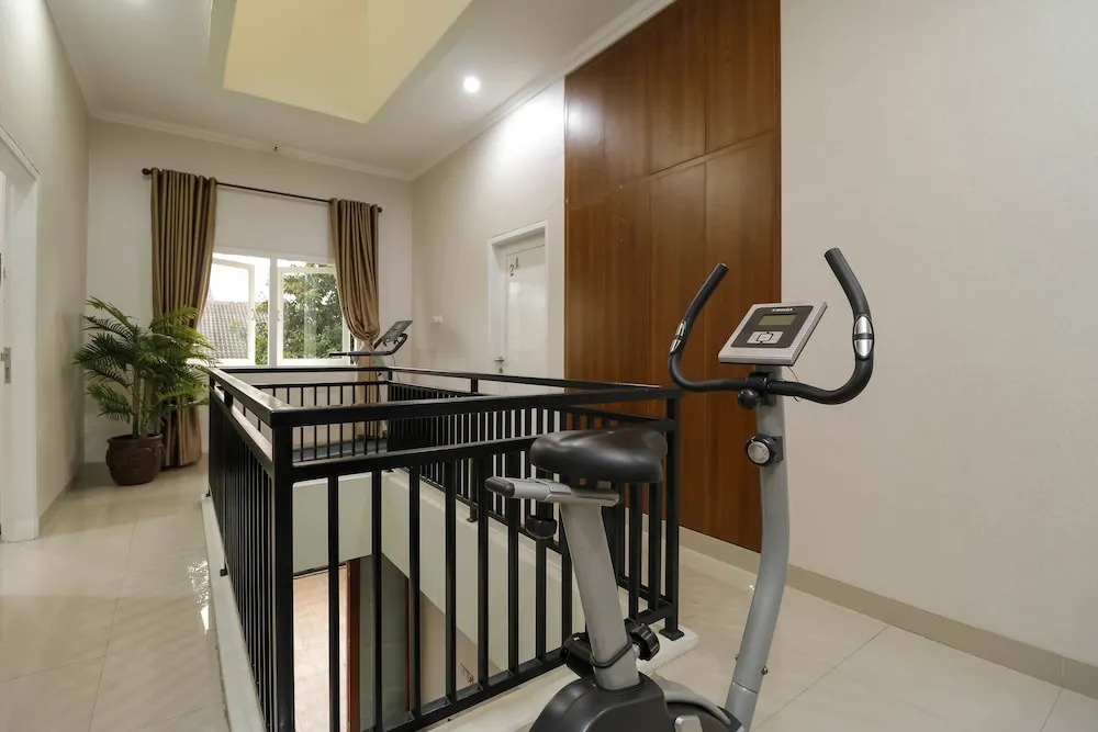RedDoorz Plus near Dharmawangsa