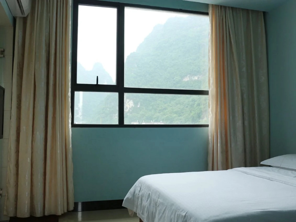 Huajun Hotel