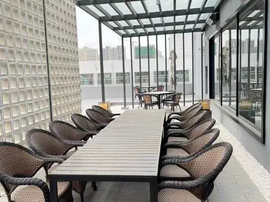 Parker Business Hotel (Shijiazhuang North Station Bolinzhuang Subway Station)
