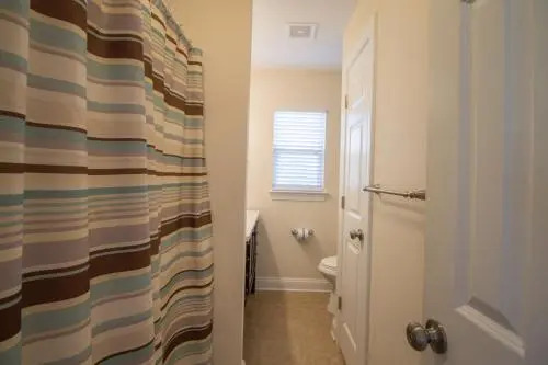 1661 E Ashley - Ocean Cabin