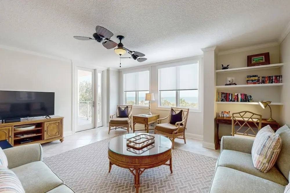 Oceanfront Condo With Washer/dryer, AC & Heated Pool