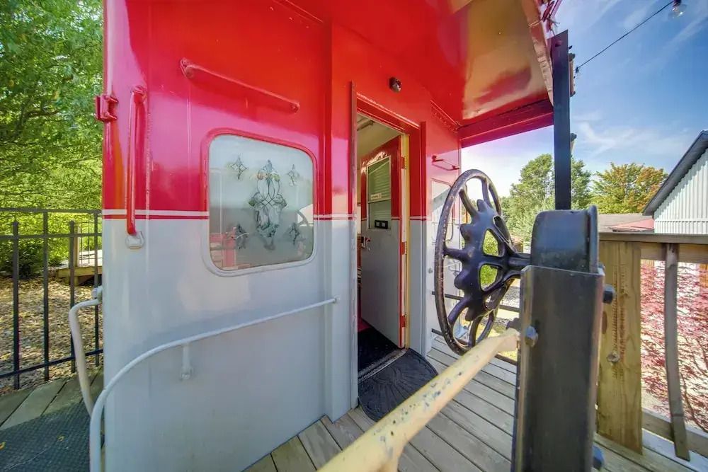 'red NY Central,' Converted Railcar in Dubois!