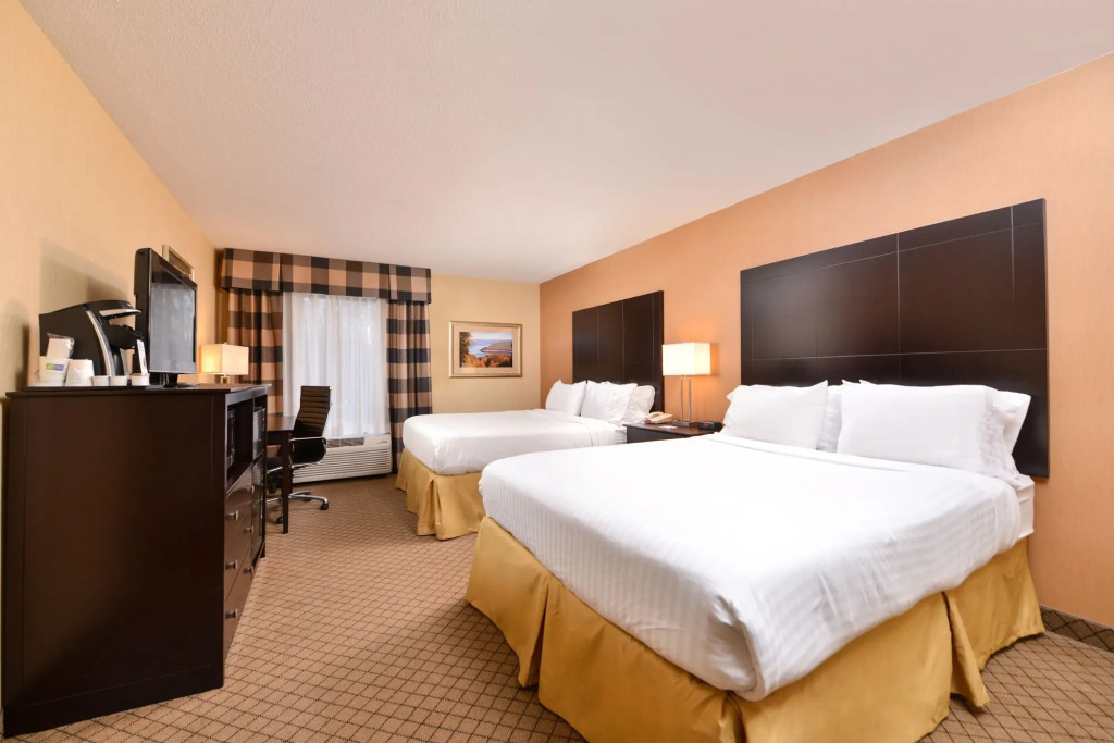 Holiday Inn Express Lewisburg - New Columbia by IHG