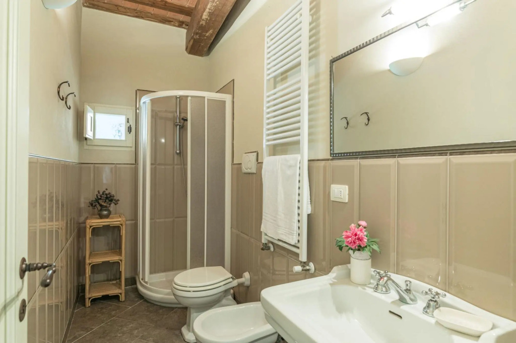 Charming villa with private garden and pool, located in panoramic position between Firenze, Volterra-VILLA LINCHIANO