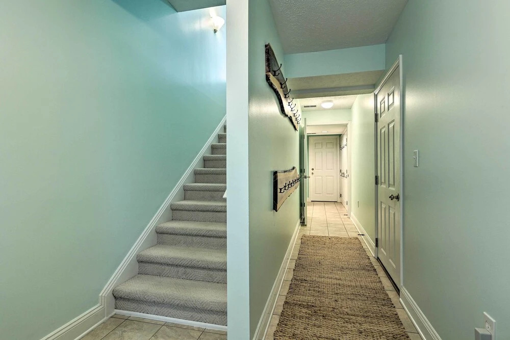 Bright Manistee Condo w/ Beach + Pool Access!