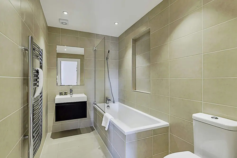Chic Chiswick Apartment