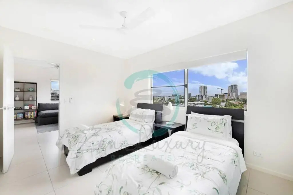 ZEN LUXURY: 2-Story 4-BR Penthouse in Darwin City with Mindal Markets & Harbour Views