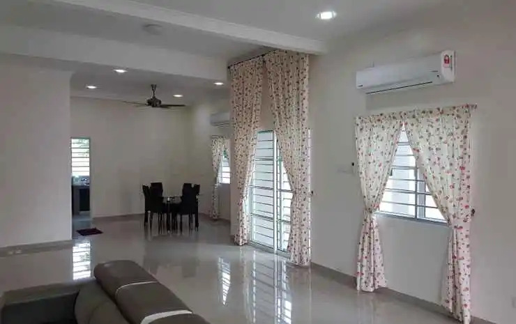 Sitiawan Homestay Entire Semi D house